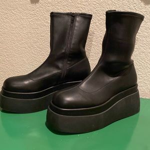 Never worn Black booties